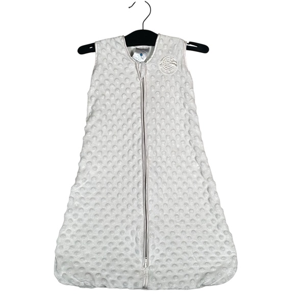 HALO SLEEPSACK Sleeveless Baby Wearable Blanket with Plush Soothing Dots - Picture 6 of 9